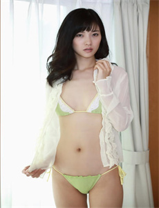 不扣纽扣的女孩/七星影视第四色